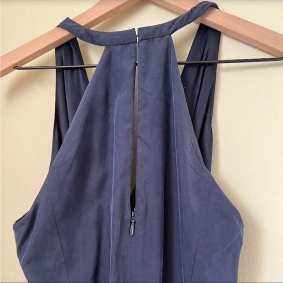 NEW EXPRESS Belted Surplice Jumpsuit in Navy  Sz 4 - Picture 9 of 9